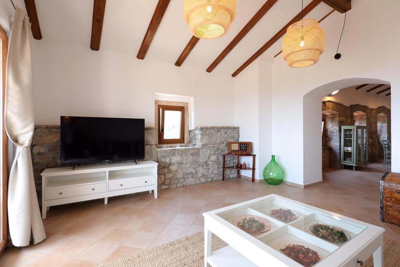 Villa Fani With Jacuzzi Icici Exterior photo